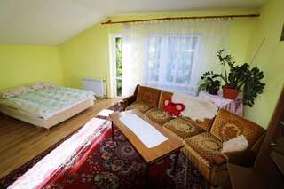 Отели типа «постель и завтрак» Agroturystyka Tyniok Конякув Четырехместный номер с балконом-1