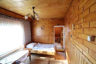 Отели типа «постель и завтрак» Agroturystyka Tyniok Конякув Небольшой двухместный номер с 2 отдельными кроватями-4